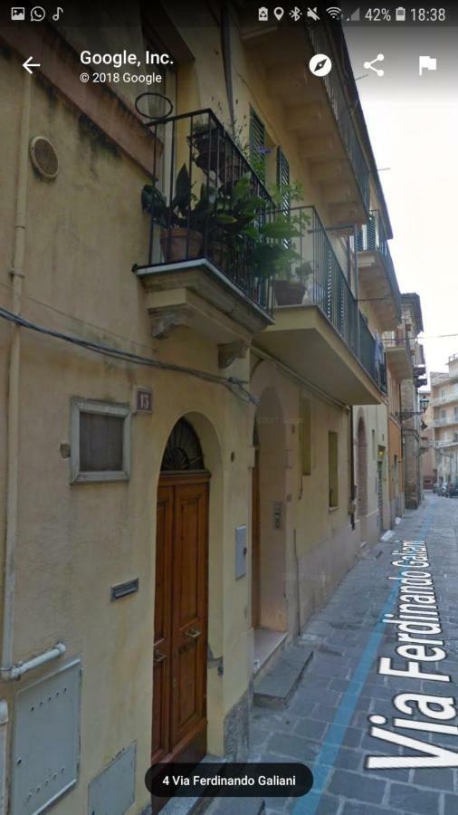 Appartamento Via Ferdinando Galiani Chieti Bagian luar foto